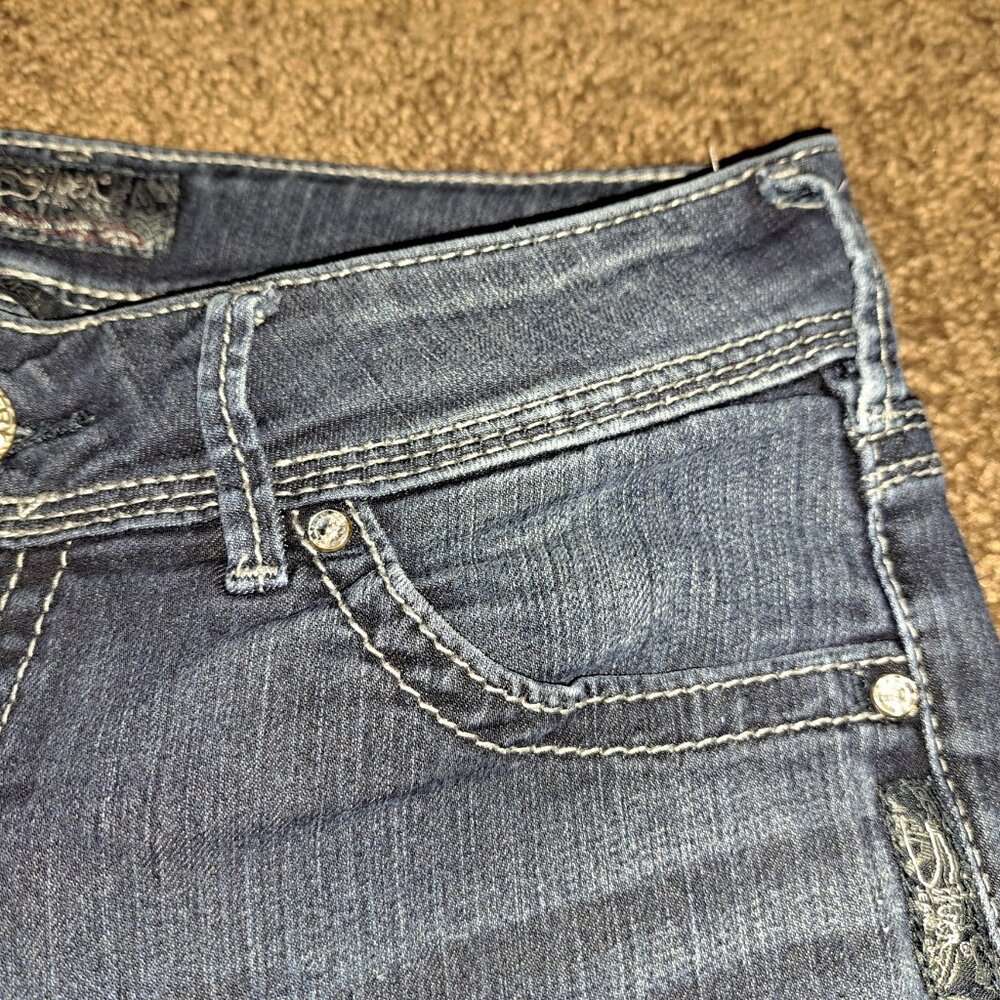Silver Jeans Suki Straight W/Embroidered Pockets and Rhinestones Embellishments - Picture 4 of 12